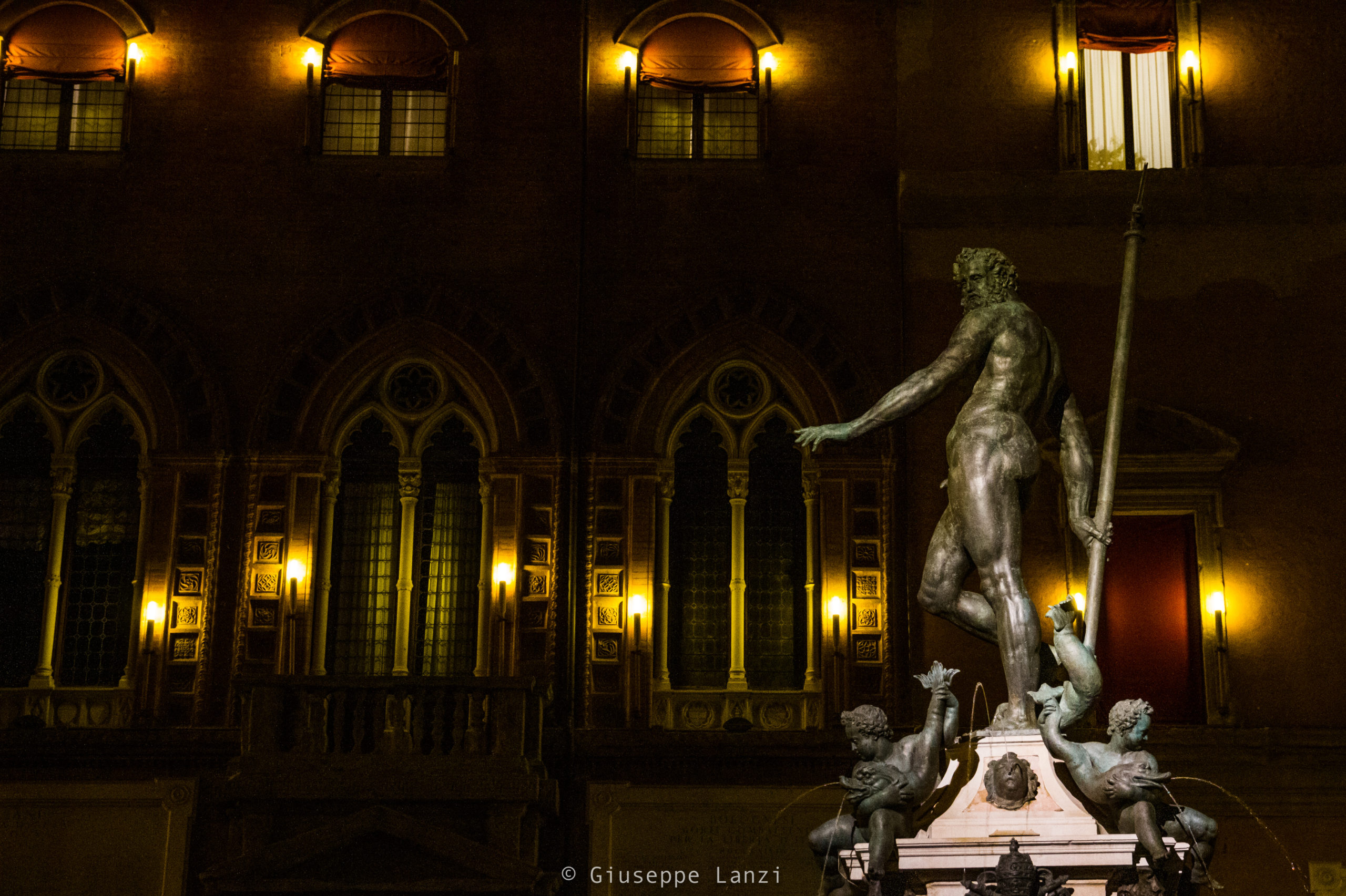 The nocturnal majesty of Nettuno